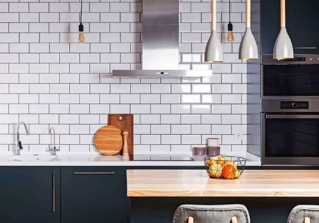 What is the most popular backsplash for kitchen?