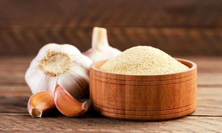 How Much Garlic Powder Equals a Clove?