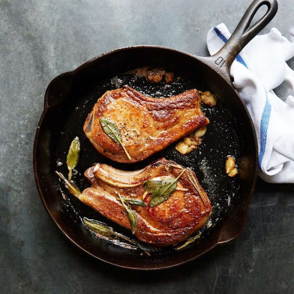 How to cook pork chops on the stove