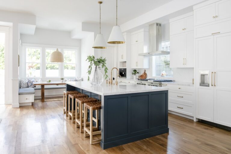 How to Decorate a Kitchen Island Countertop?