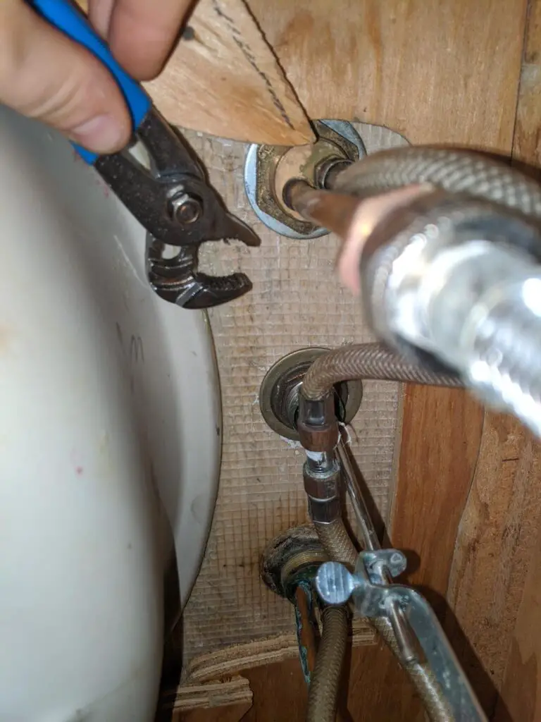 How to Remove Kitchen Faucet Nut? Quick & Easy Fixes
