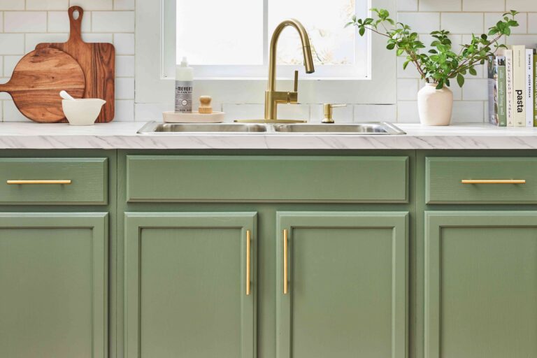 Where to Put Handles on Kitchen Cabinets
